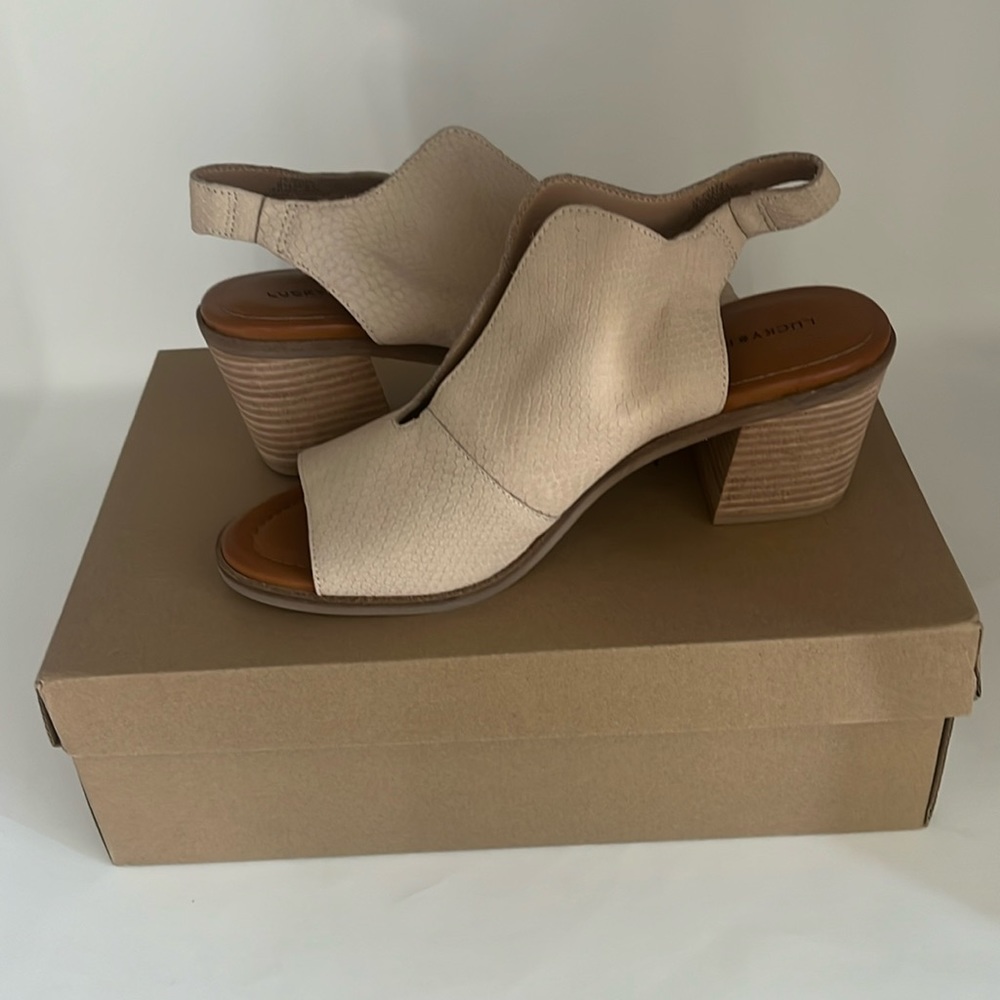 Lucky brand heels size 9.5 New in Box neutral open toe sling back LK-RHAZY Lena